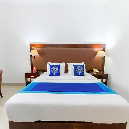 Hotel Oyo 7188 Ajantha Regency Kochi Exterior foto