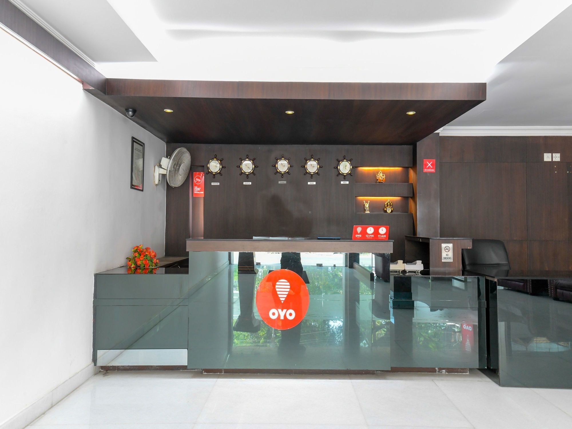 Hotel Oyo 7188 Ajantha Regency Kochi Exterior foto