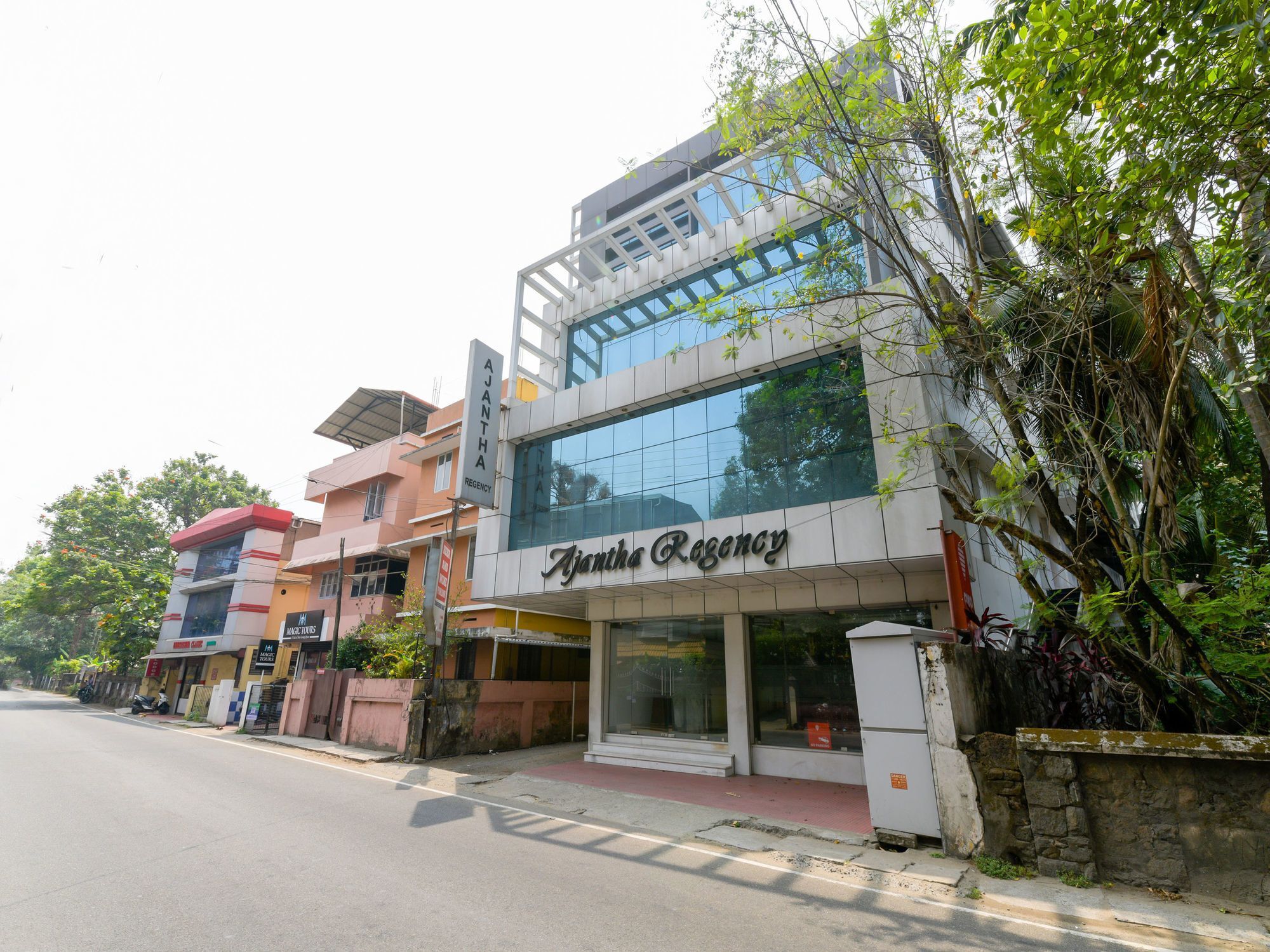 Hotel Oyo 7188 Ajantha Regency Kochi Exterior foto